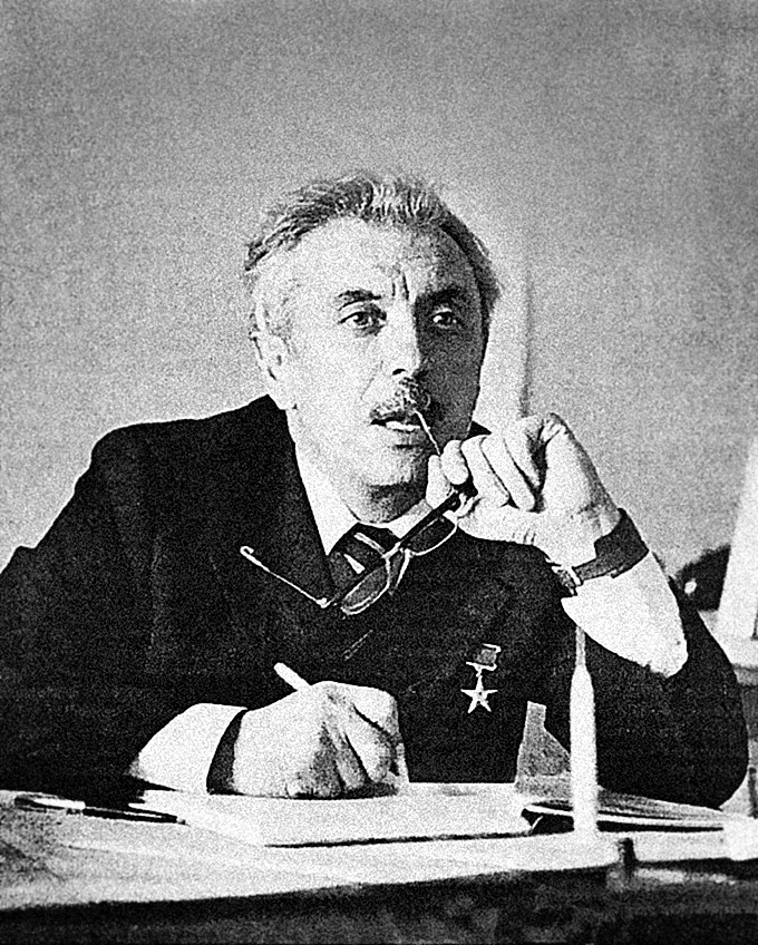 Фарман Салманов