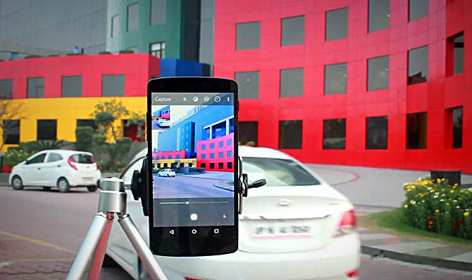 Adobe научит удалять лишних людей