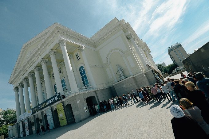 Тюменский драматический театр приглашает на открытие касс